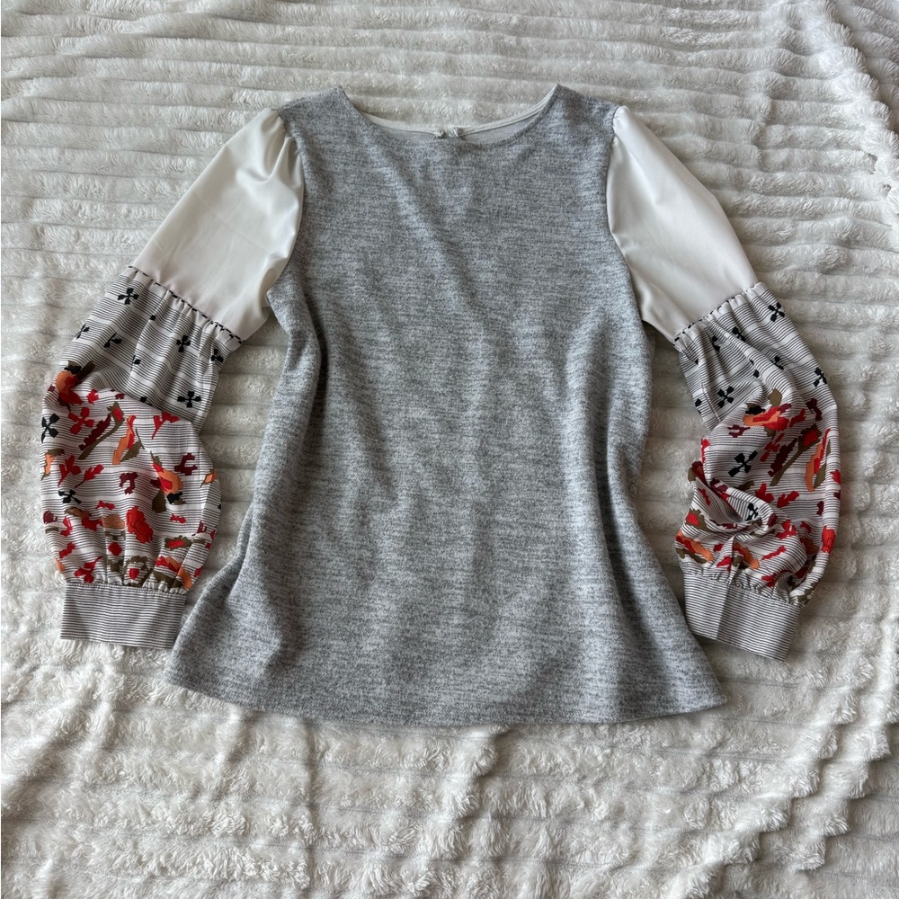 Pattern Sleeve Gray Top/Sweater - Picture 6 of 12